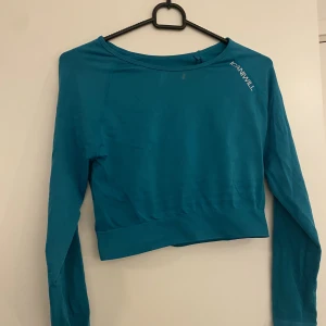 Träningströja - Träningströja från iciw, endast testad då den inte satt som jag ville