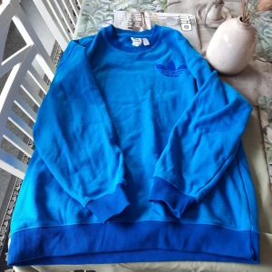 Adidas sweetshirt stl S. - Oanvänd adidas sweetshirt stl S. 