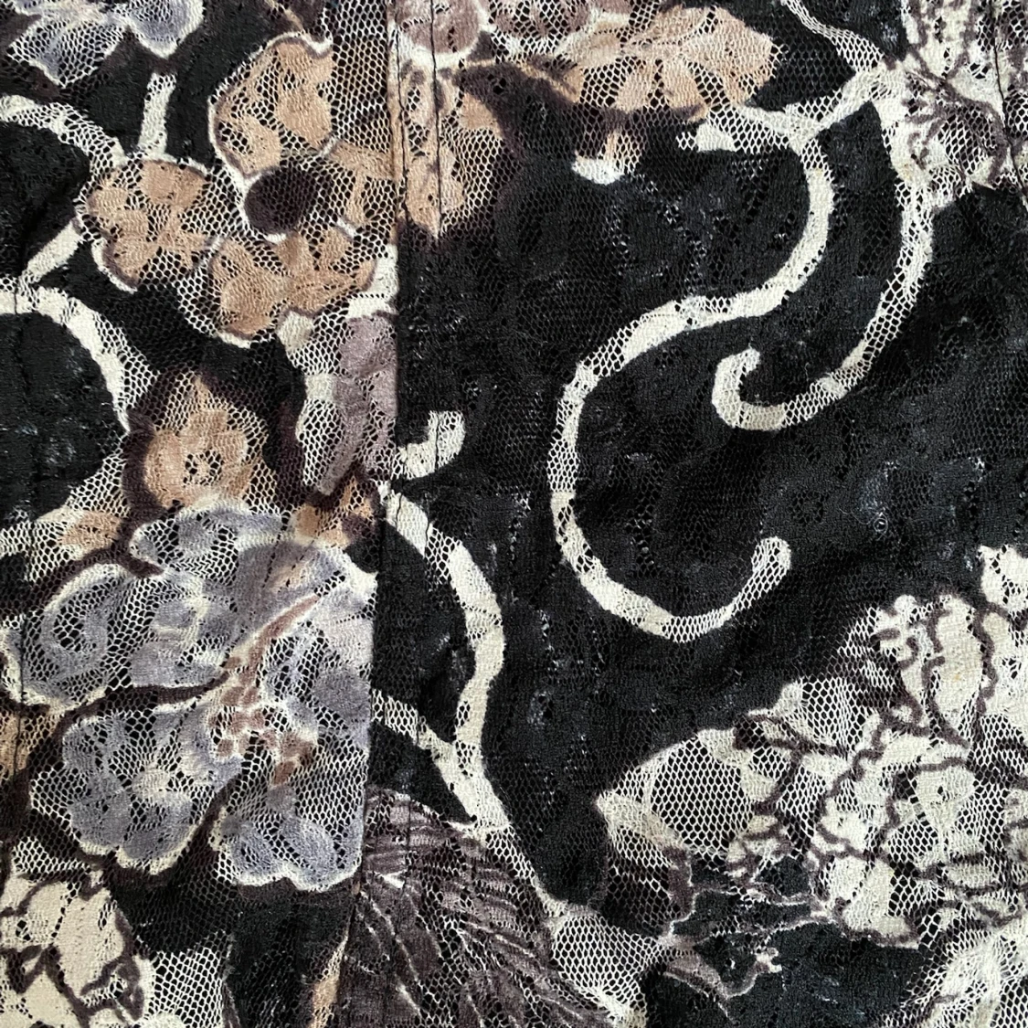 Långärmad med mönstrad spets - 91