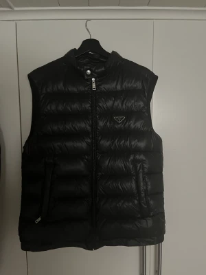Prada väst - Schysst Prada väst i bra skick