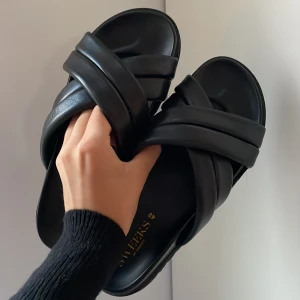 Sweeks tofflor 🖤 - Svarta helt oanvända Sweeks tofflor ⭐️