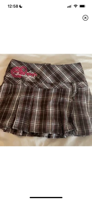 mini kjol  - super cool mini kjol som ej kommer till användning 💕