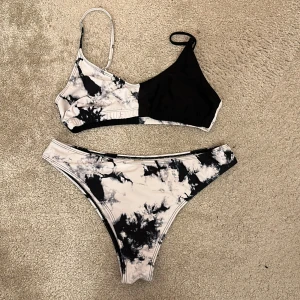 Marble - Jätte fina marble print baddräkt 