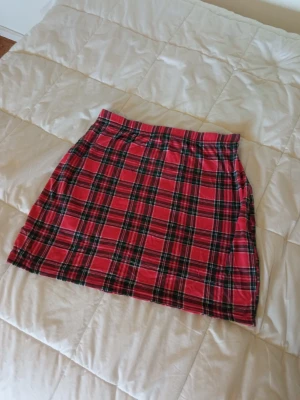 Boohoo plaid miniskirt - Super cute skirt, quite thin but great for going out. Size 36. 