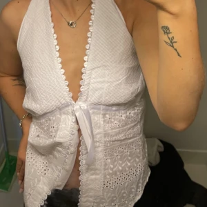 Söt topp - Köpt på plick, säljer då den är lite för stor för mig. 