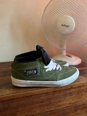 Lite använda vans halfcabs i färgen grönt 