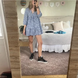 Zara  - Super söt & fin Zara klänning! Nyskick! Den passar som en XS-S! 