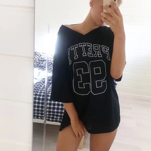 Stor t-shirt - Stor t-shirt / t-shirt klänning / jersey. 