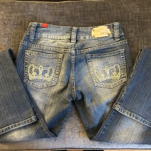 Jeans - Jeans från Five 5 pm, jeansen är i storlek S men passar mig som har stl:36 perfekt. Hör av vid intresse🥰