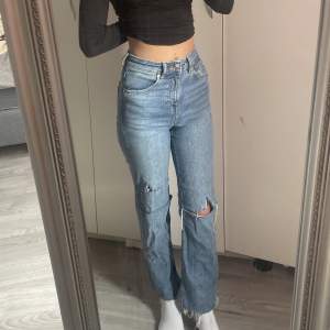 Jeans från H&M, kommer inte till användning, lite skrynkliga på bilden💕