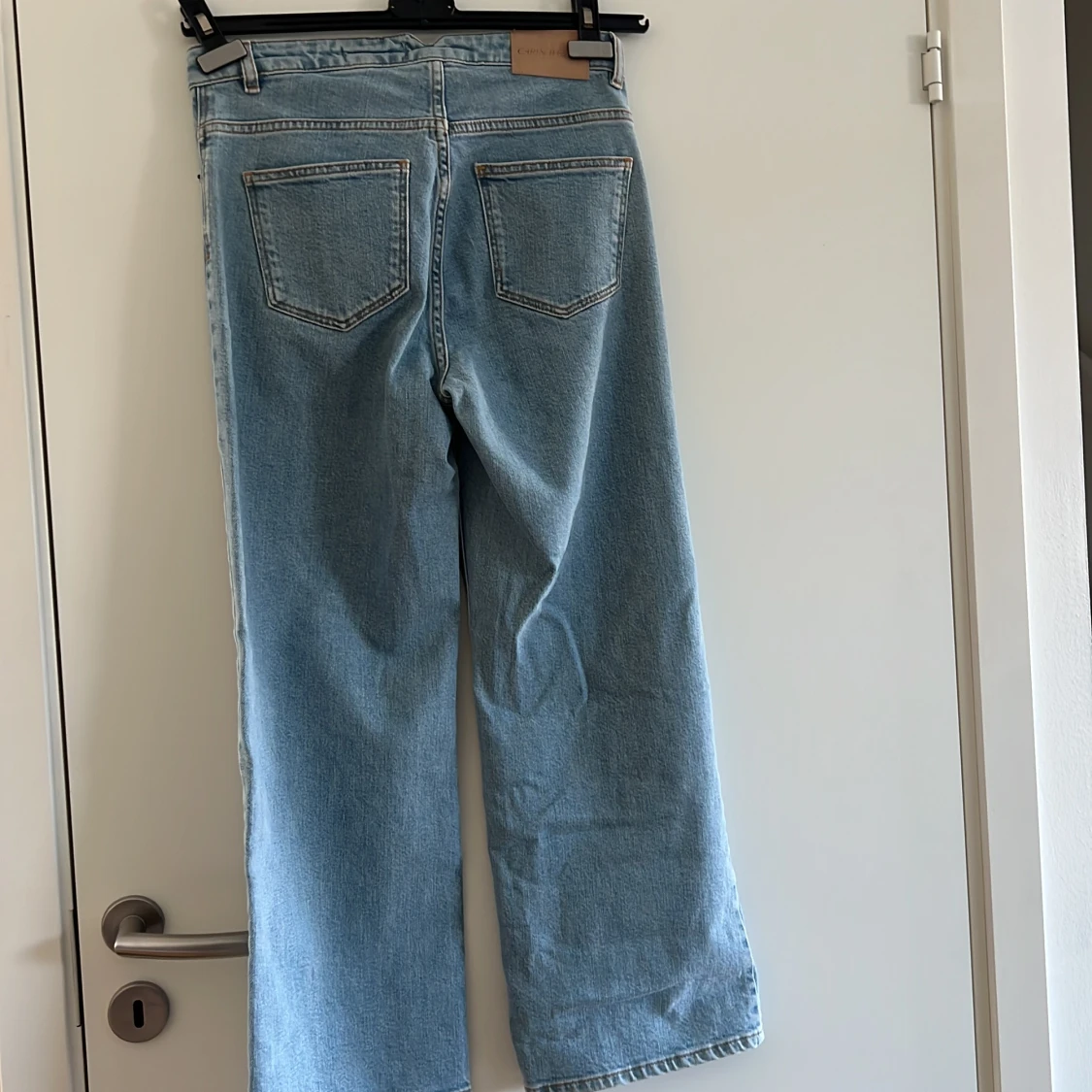 Ljusblåa Jeans  - 91