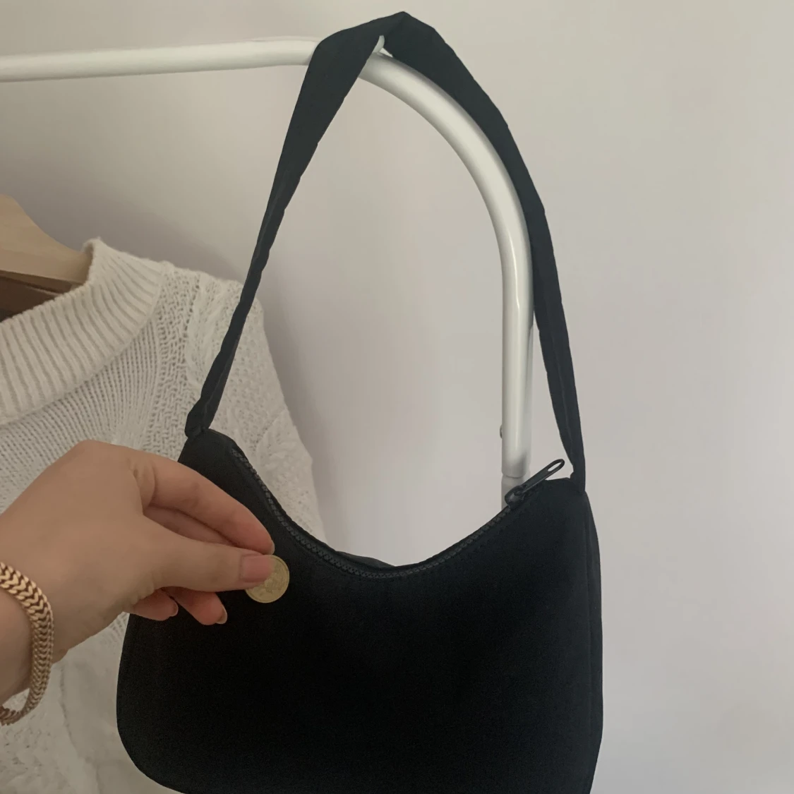 Svart axelremsväska  - 90