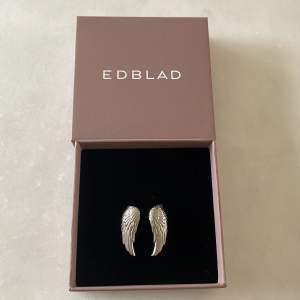 Jättefin Edblads ring med vingar. Skriv om du är intresserad!❤️