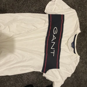 Gant t shirt - Bra skick skriv om du har frågor Köparen står för frakt