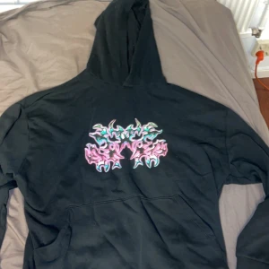 Hoodie  - Hoodie från asos i storlek S