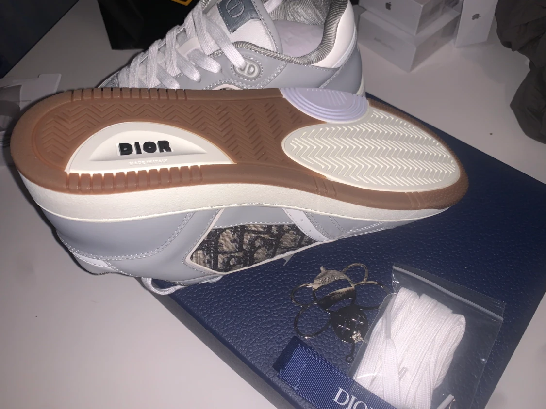 Dior B27 skor strl 44 - 90