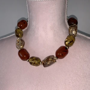 Jättefint halsband  - Jättefint halsband för 65kr. Justerbar💕, och oskadd