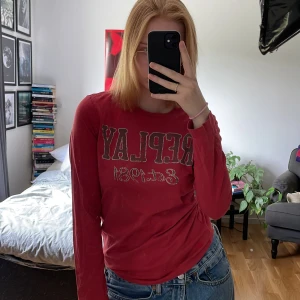 Tröja - Långärmad t-shirt från REPLAY i storlek 154. Passar även mig som har storlek S.