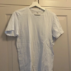 Uniqlo t-shirt - Använd 3-5 gånger