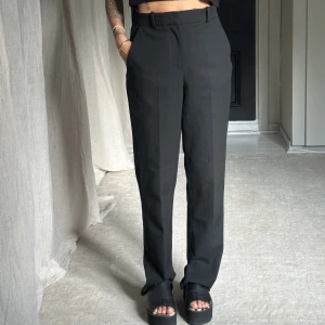 Kostymbyxor från zara - Slits i sidan längst ned