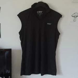 Träningströja från CRW - Oanvänd tröja i träningsmatrial från CRW. Så gott som ny