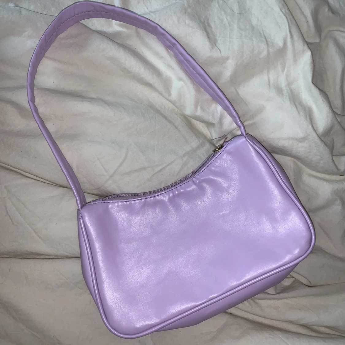 Lila väska 