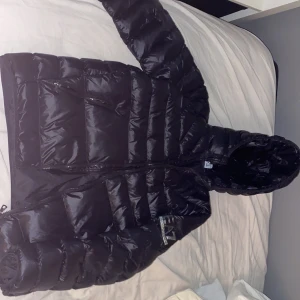 Ea7 jacka - Helt ny jacka aldrig Använd 