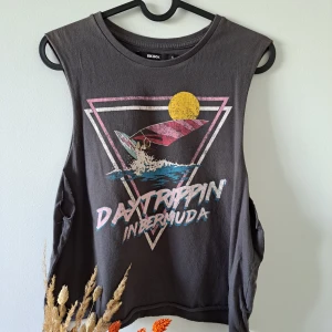 Grey croptop - Barely use. Still very good condition. 