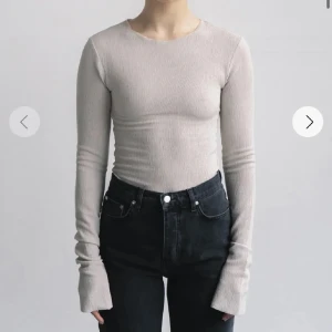 Tröja från Adsgn - Superfin tröja från Adsgn som tyvärr är för liten för mig, ganska liten i storleken! Helt ny med lapparna kvar🖤frakt tillkommer