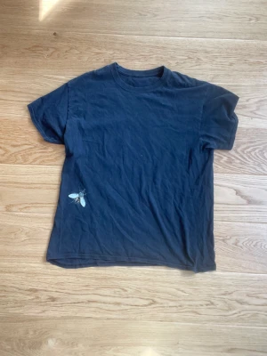 Travis Scott 2017 Merch  - Travis Scott Europe 17 Merch. Köpt på PlugMePlease 2019. Använd men fortfarande i fint skick. Size L