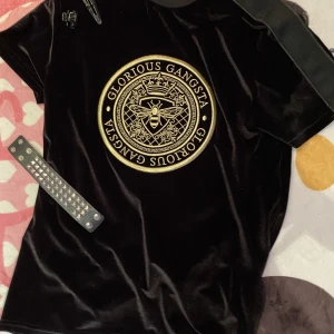 Glorious gangsta topp - Glorious gangsta topp Bra skick Köpt för 350kr 