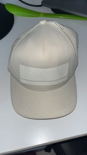 Hugo boss keps  - Nytt skick har används 2-3 gånger size : one size