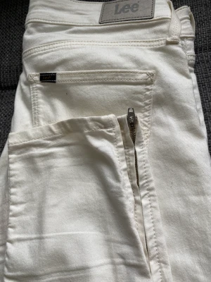 MQ byxa  - En väldigt fin och lätt byxa som köpte från MQ för 800kr. Säljas för 200kr.  Knappt använd. 