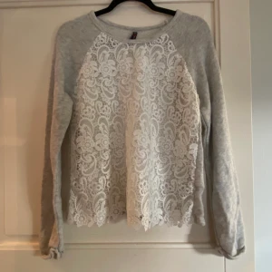 Tröja - Tröja stl M. Säljer då jag inte använder den.