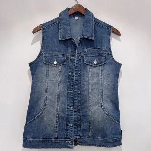 Jeans väst  - Använd fåtal gånger 