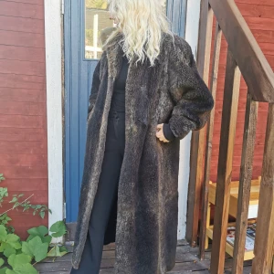 Äkta päls - Mycket fin päls. Knappt använd. Som ny. Strl S-m. Äkta vara. 