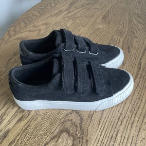 Skor - Så snygga skor, aldrig använda då de inte passar🩷