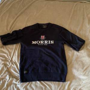 Säljer nu min äkta Morris tröja för att den inte används något mer. Den är knappt använd och är i bra skick