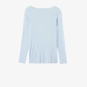 Intimissimi tröja - Säljer denna slutsålda populära intimissimi tröja!!! ljusblå och använd ungefär 2 gånger!!