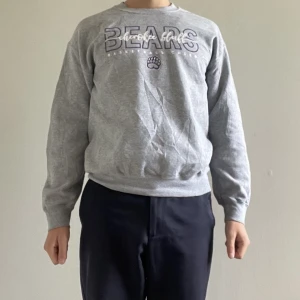 Bears Tröja - Säljer nu min tröja av Glidan, tröjan är gjord av varmt och hållbart bomull. Den är perfekt till dom kallare dagarna. ❄️🤍