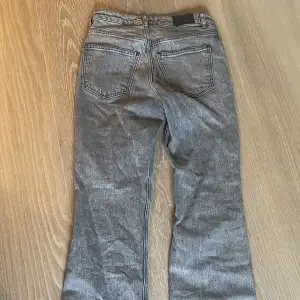 Jeans Storlek 34🌟 Säljer då dom är för små har storlek (36)