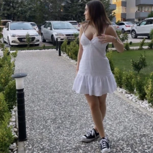 Sommarklänning - Säljer denna sjukt söta klänningen som jag hade hela sommaren förra och detta året. Den är köpt utomlands 