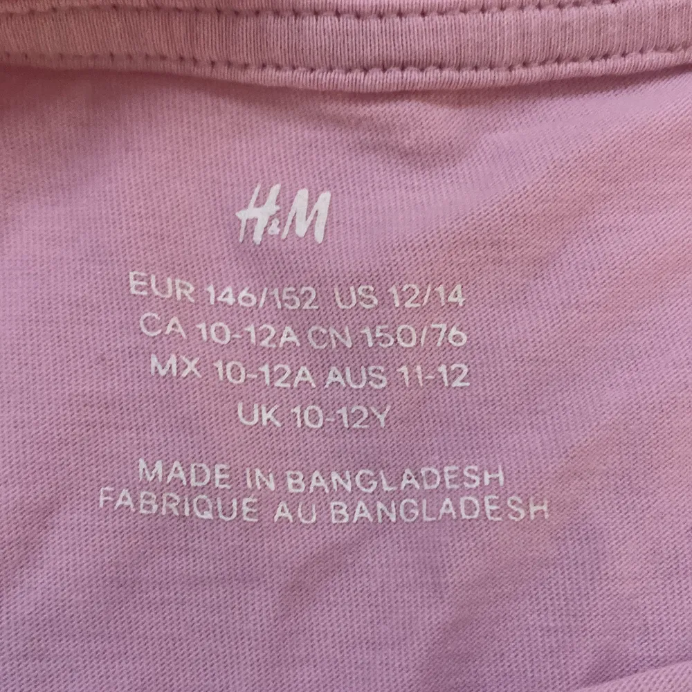 En jätte fin rosa t-shirt från H&H 🌸. T-shirts.