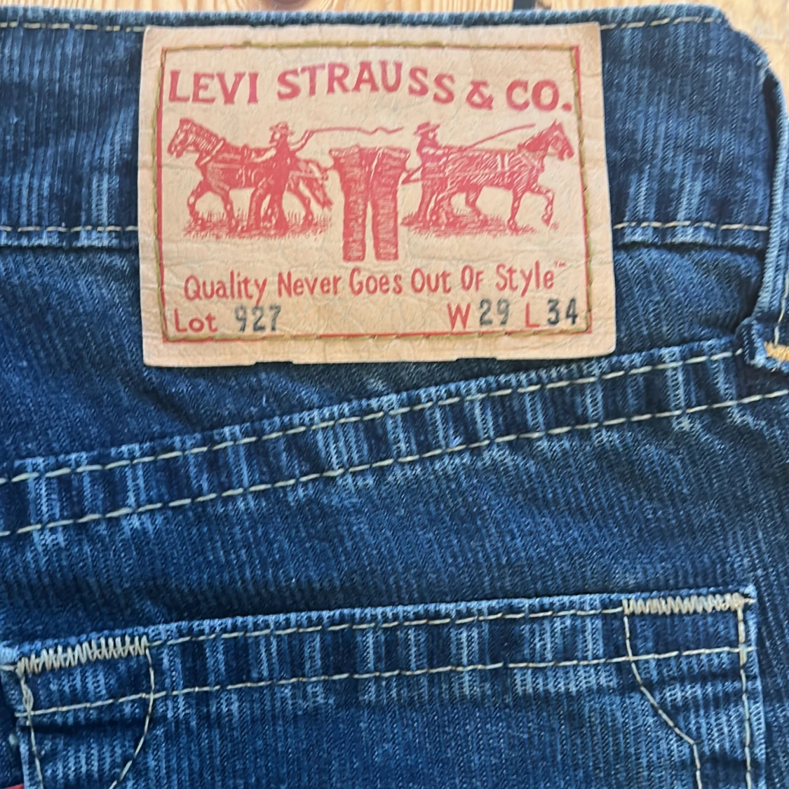 Levis jeans i Manchester, utsvängd modell.  - 91