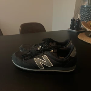 New balance strl 36 - New balance sneakers i strl 36. Fint skick, använda fåtal gånger. 