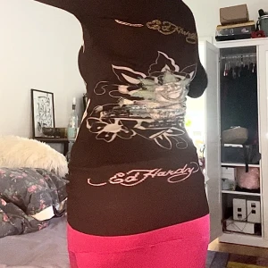 ED HARDY Y2k tröja 🖤 - Min gamla Supercoola Ed Hardy tröja med luva och print ❤️‍🔥 