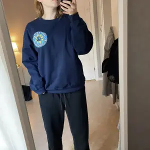 Sweatshirt från asos💙 jag står inte för postens slarv 🚚