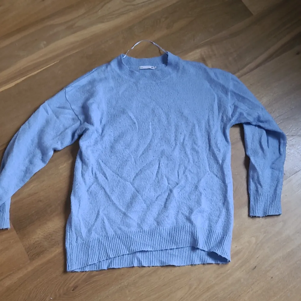 Blå stickad tröja från Lager 157 i stl M. Stickat.