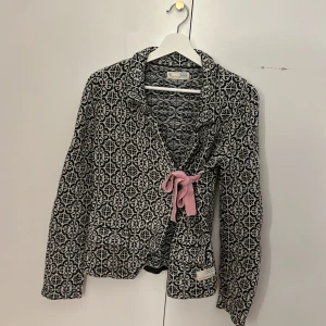 Odd Molly kofta  - Superfin kofta i bra skick, använd ett fåtal gånger  Obs! Köparen står för frakten 