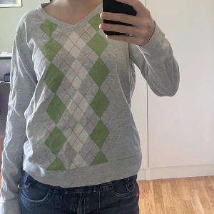Tröja/pullover - Fin tröja i bra skick, inga defekter😊 Storlek M men passar S